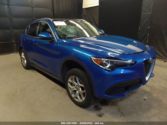 2019 Alfa Romeo Stelvio, VIN: ZASPAKANXK7C57301