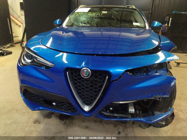 2019 Alfa Romeo Stelvio, VIN: ZASPAKANXK7C57301