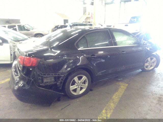 3VWLL7AJ3EM404996 Volkswagen Jetta Sedan Tdi W/premium