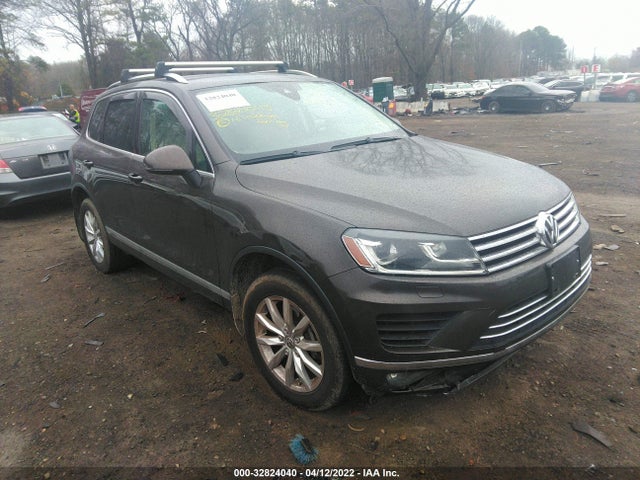 2016 Volkswagen Touareg, VIN: WVGEF9BP5GD005700