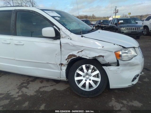 2C4RC1AG6GR159556 Chrysler Town & Country Lx
