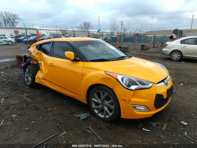 2017 Hyundai Veloster, VIN: KMHTC6AD1HU310229