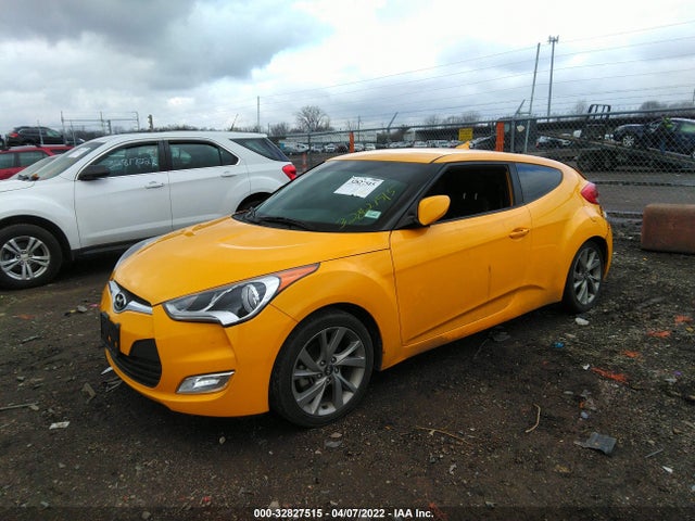 2017 Hyundai Veloster, VIN: KMHTC6AD1HU310229