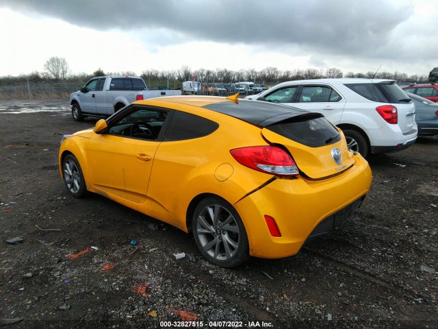 2017 Hyundai Veloster, VIN: KMHTC6AD1HU310229