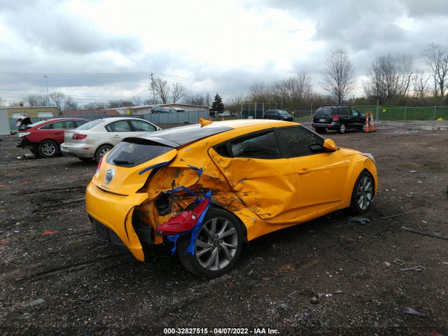 2017 Hyundai Veloster, VIN: KMHTC6AD1HU310229