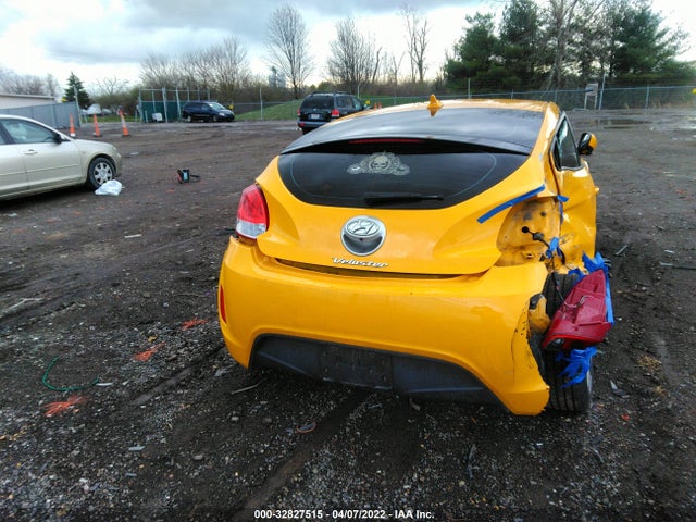 2017 Hyundai Veloster, VIN: KMHTC6AD1HU310229