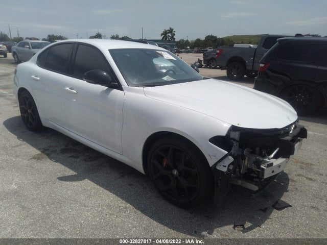 2020 Alfa Romeo Giulia, VIN: ZARFAMAN0L7630689