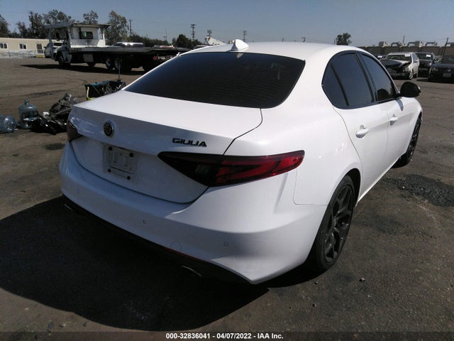 2021 Alfa Romeo Giulia, VIN: ZARFAMAN5M7645822