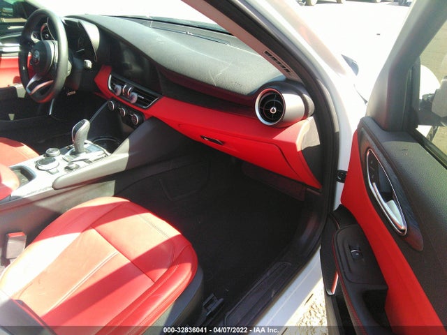 2021 Alfa Romeo Giulia, VIN: ZARFAMAN5M7645822
