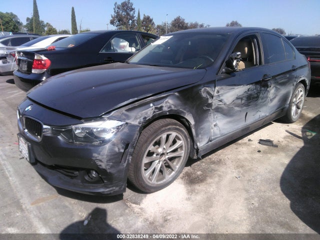 BMW 3 Series 320i 2017 WBA8E1G53HNU12520 Image 2