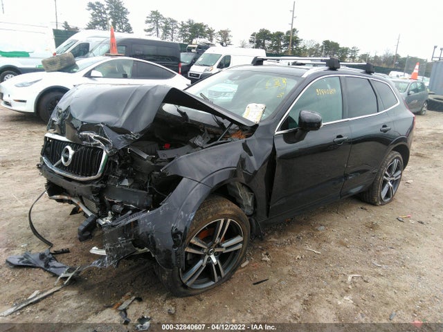 Volvo Xc60 Momentum 2018 YV4102RK7J1089367 Image 2