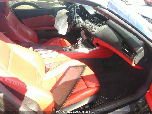 2016 BMW Z4, VIN: WBALL5C51G5A21008