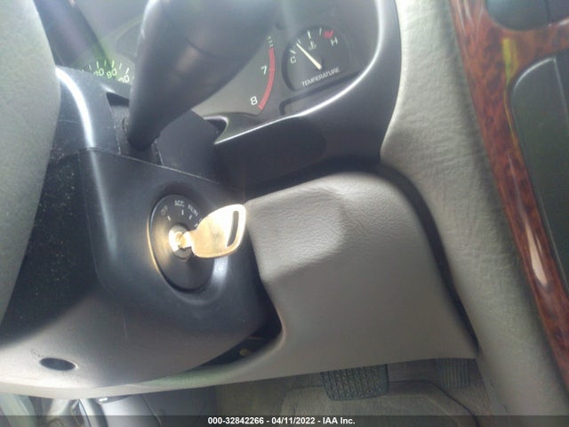 2000 SATURN LS VIN: 1G8JU52F7YY677030