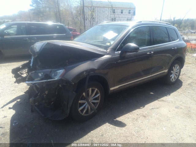 2016 Volkswagen Touareg, VIN: WVGEF9BP2GD001815