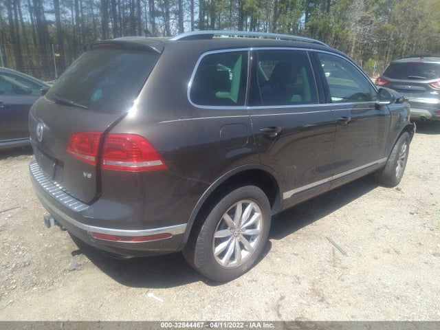2016 Volkswagen Touareg, VIN: WVGEF9BP2GD001815