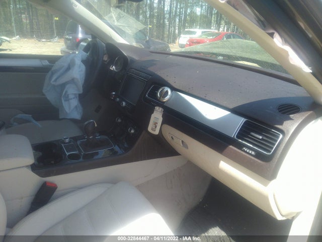 2016 Volkswagen Touareg, VIN: WVGEF9BP2GD001815
