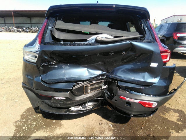 2022 Volvo XC40, VIN: YV4ED3UR6N2647791