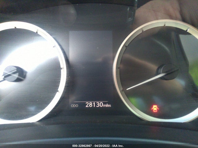 Lexus IS 200T 2016 JTHBA1D22G5035254 Image 13