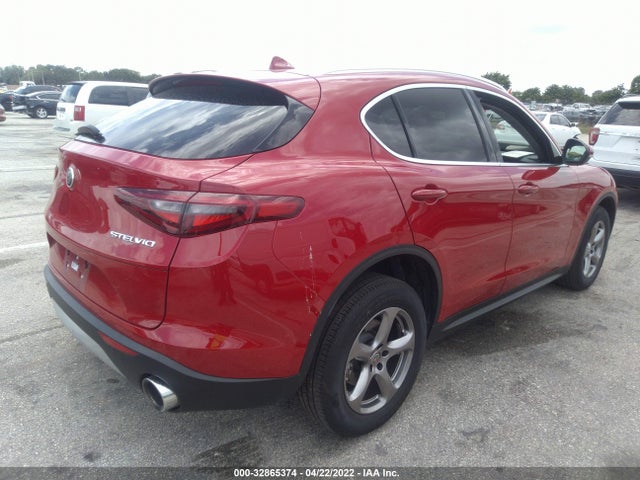 2021 Alfa Romeo Stelvio, VIN: ZASPAJAN8M7D08002