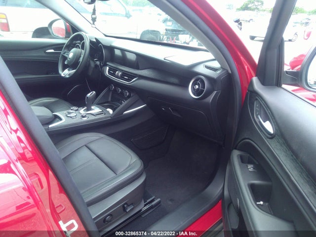2021 Alfa Romeo Stelvio, VIN: ZASPAJAN8M7D08002