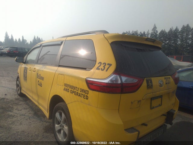 Toyota SIENNA LE 2018 5TDKZ3DC5JS925103 Image 3
