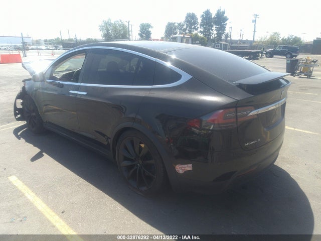 2017 Tesla Model X, VIN: 5YJXCDE26HF055699