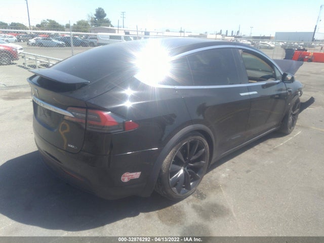 2017 Tesla Model X, VIN: 5YJXCDE26HF055699