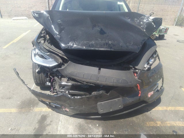 2017 Tesla Model X, VIN: 5YJXCDE26HF055699