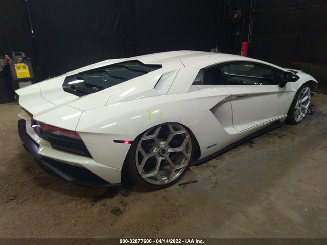 2018 Lamborghini Aventador, VIN: ZHWUG4ZD6JLA06518