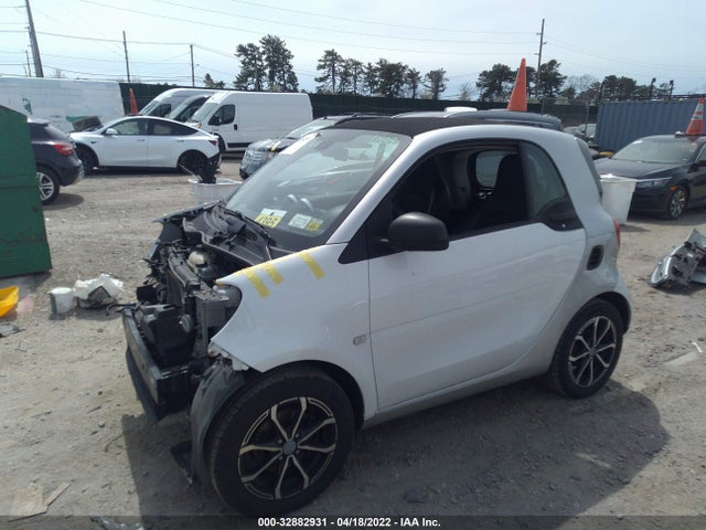 2017 Smart Fortwo, VIN: WMEFJ5DA5HK169813