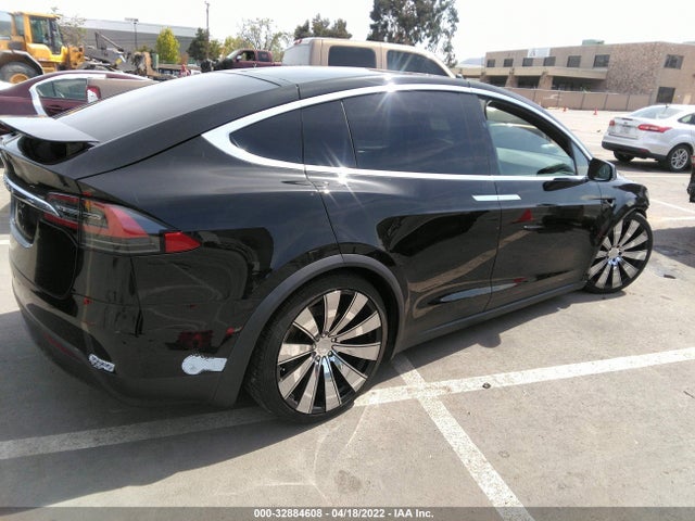2018 Tesla Model X, VIN: 5YJXCAE26JF126016
