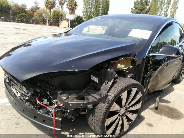 2018 Tesla Model X, VIN: 5YJXCAE26JF126016