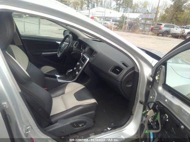 2016 Volvo V60, VIN: YV4612HK1G1008862