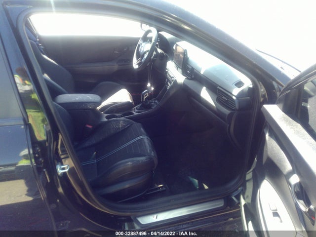 2022 Hyundai Veloster, VIN: KMHT36AH9NU011358