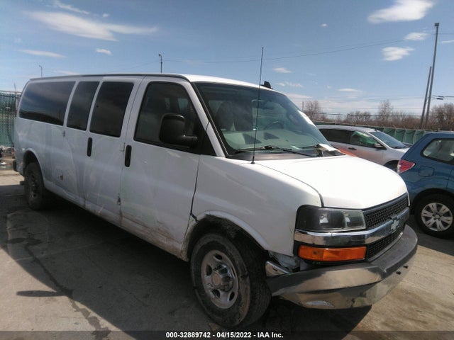 2018 Chevrolet Express, VIN: 1GAZGPFG0J1256384