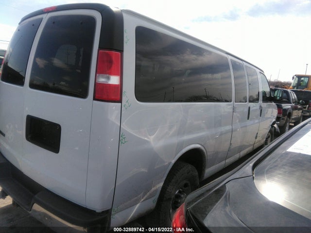 2018 Chevrolet Express, VIN: 1GAZGPFG0J1256384
