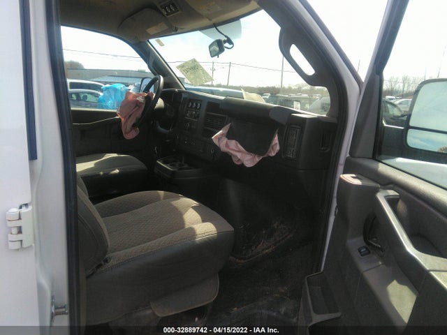 2018 Chevrolet Express, VIN: 1GAZGPFG0J1256384
