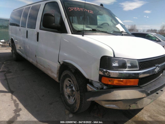 2018 Chevrolet Express, VIN: 1GAZGPFG0J1256384