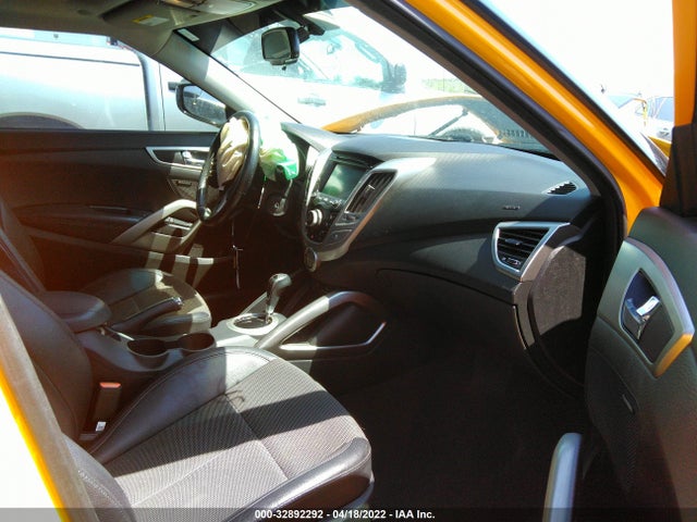 2015 Hyundai Veloster, VIN: KMHTC6AD1FU240938