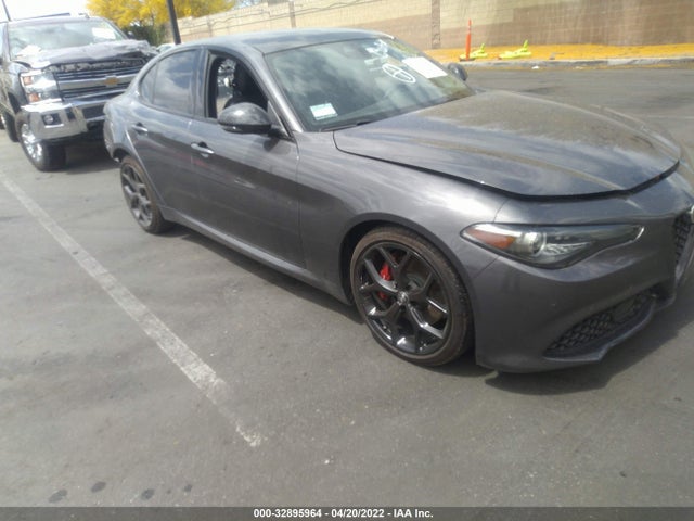 2020 Alfa Romeo Giulia, VIN: ZARFAMAN2L7636445