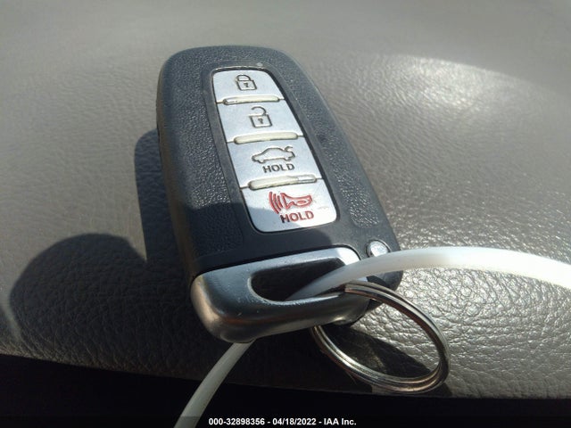 2014 Hyundai Genesis, VIN: KMHGC4DD9EU264713