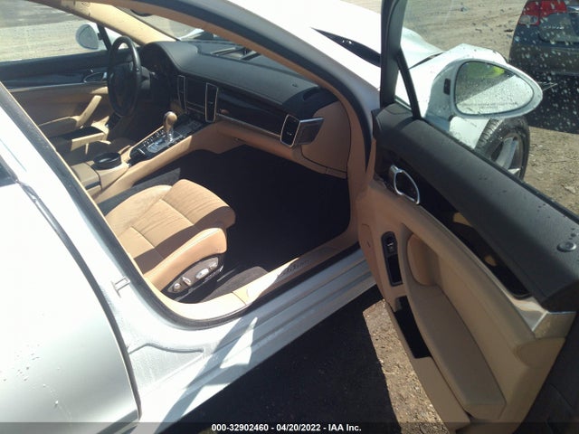 2016 Porsche Panamera, VIN: WP0AA2A77GL006038