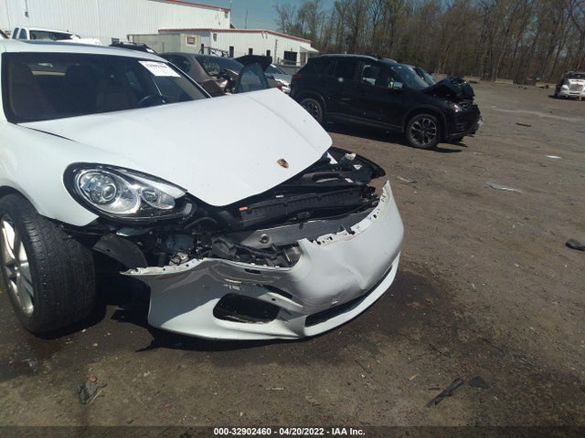 2016 Porsche Panamera, VIN: WP0AA2A77GL006038