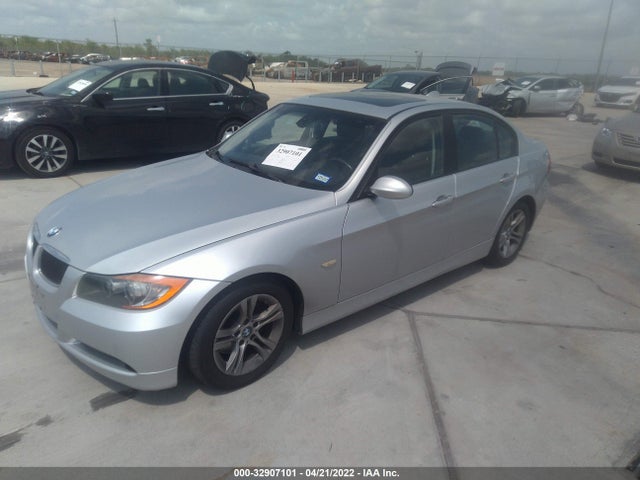 BMW 3 Series 328i 2008 WBAVA37508NL44011 Image 2