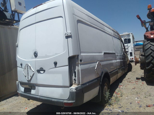 2012 MERCEDES-BENZ SPRINTER CARGO VANS VIN: WD3PE8CB9C5712360