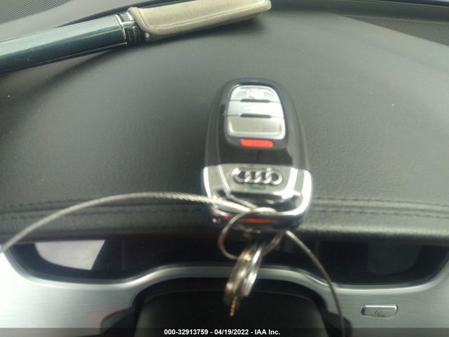 2015 Audi A8, VIN: WAUJGAFD4FN032359