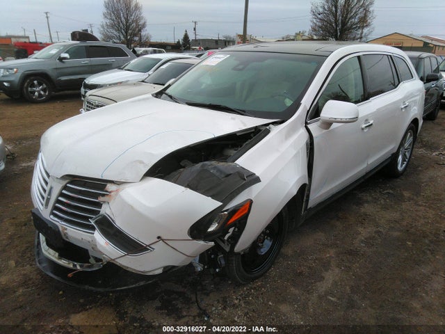 2018 Lincoln MKT, VIN: 2LMHJ5AT9JBL01629