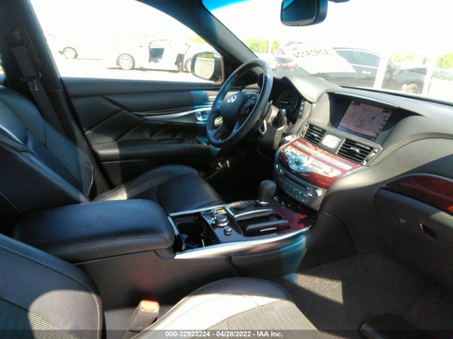 2018 INFINITI Q70 VIN: JN1BY1APXJM180037