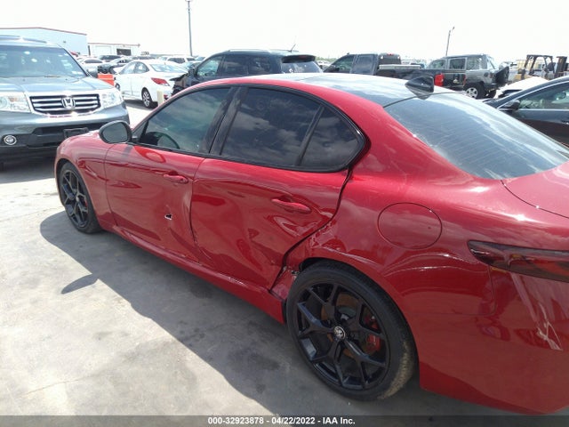 2020 Alfa Romeo Giulia, VIN: ZARFAMAN1L7625338