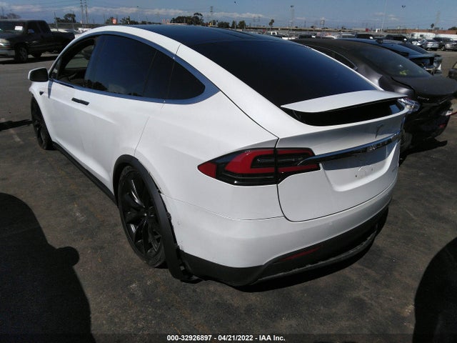 2021 Tesla Model X, VIN: 5YJXCBE45MF325375